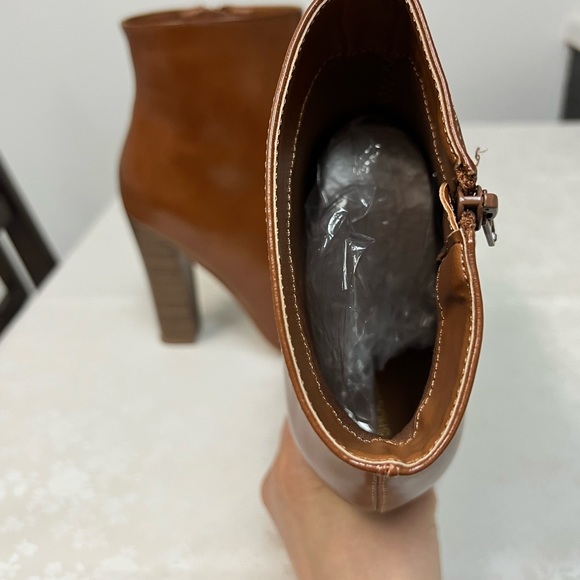 Worn once booties - Picture 5 of 6